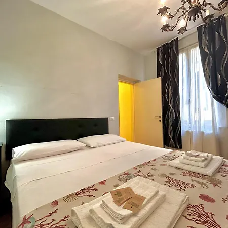 Joy Triolcale In Centro Con Terrazza * Кьявари